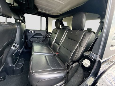 Used 2023 Jeep Wrangler Unlimited Sahara w/ Cold Weather Group AWD/4WD image 27
