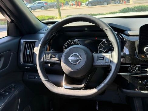 Used 2023 Nissan Pathfinder Rock Creek AWD/4WD image 14