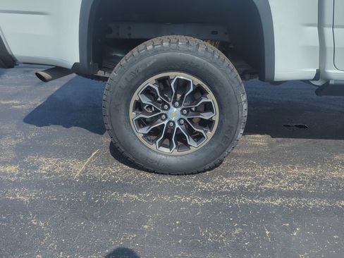 Used 2022 Chevrolet Colorado ZR2 AWD/4WD image 13