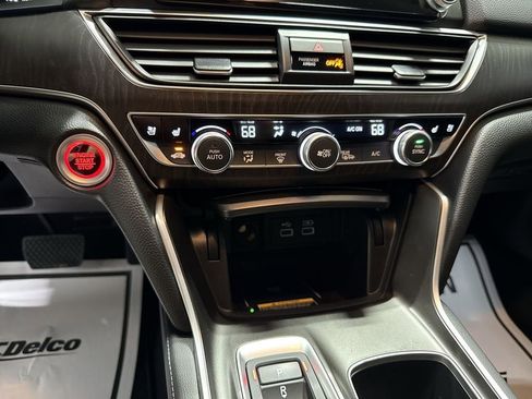 Used 2022 Honda Accord Touring image 17