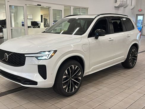 New 2026 Volvo XC90 T8 Ultra w/ Protection Package Premier AWD/4WD image 9