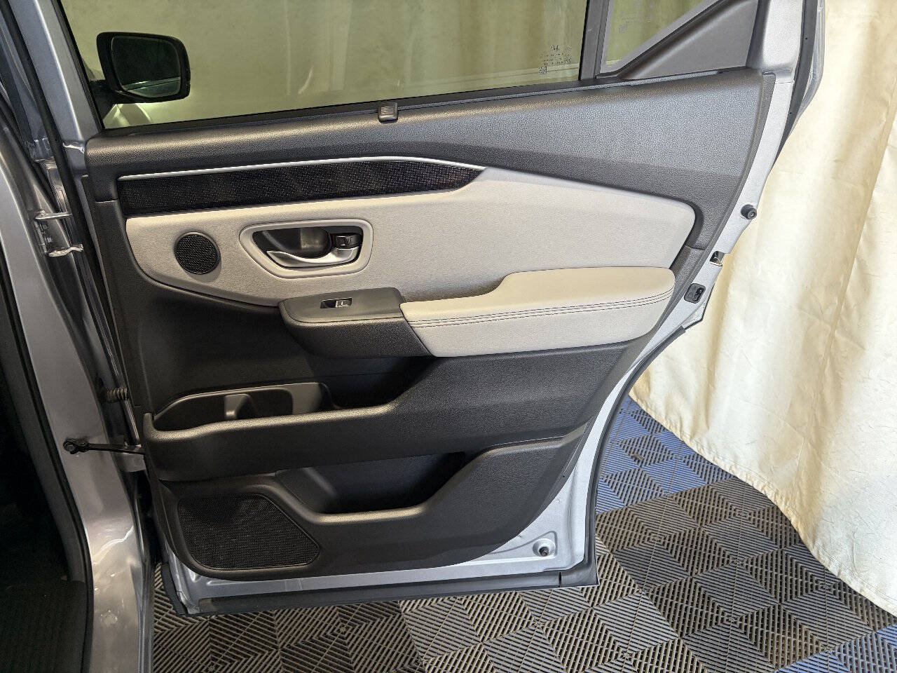 Used 2025 Honda Pilot Elite image 11