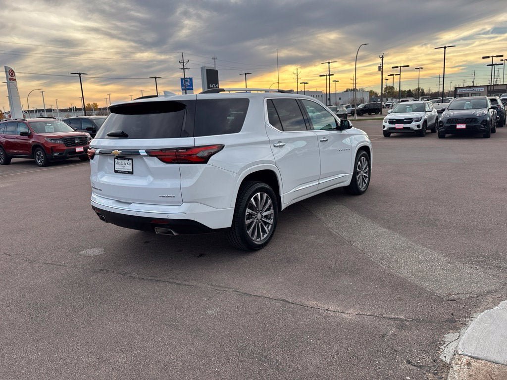 Used 2022 Chevrolet Traverse Premier AWD/4WD image 5