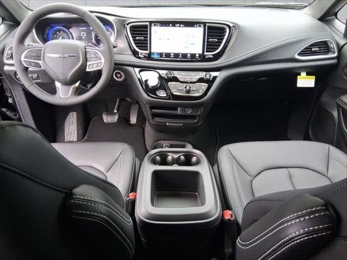 New 2026 Chrysler Pacifica Select image 27