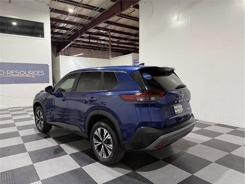 Used 2022 Nissan Rogue SV image 18