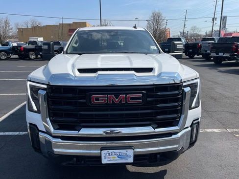 Used 2024 GMC Sierra 2500 Pro w/ Fleet Convenience Package image 2