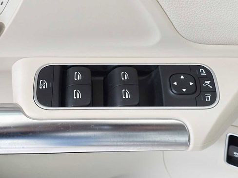 Certified 2023 Mercedes-Benz GLA 250 4MATIC image 24