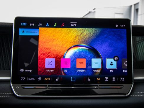 Certified 2025 Volkswagen Tiguan SE image 41