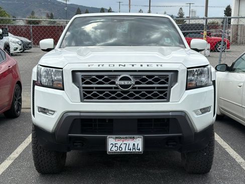 Used 2023 Nissan Frontier SV w/ SV Convenience Package AWD/4WD image 3