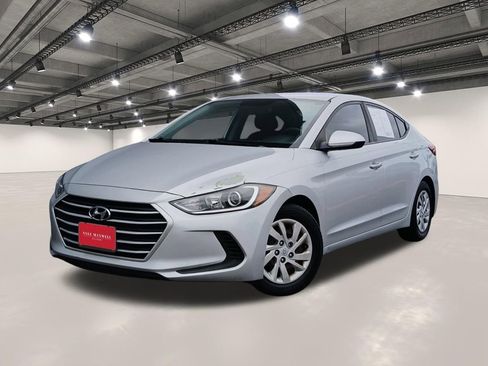 Used 2018 Hyundai Elantra SE FWD image 1