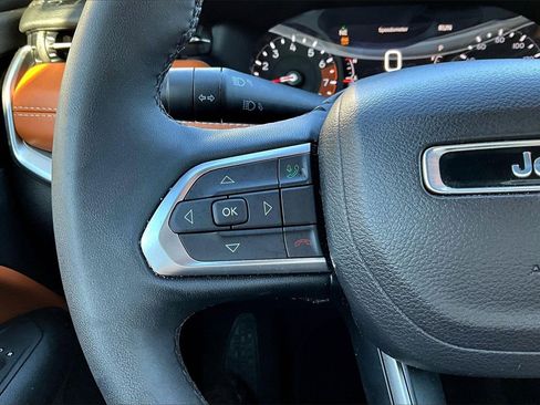 Certified 2024 Jeep Compass Limited image 25