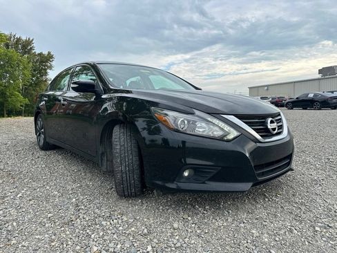 Used 2017 Nissan Altima 2.5 SL w/ 2.5 Technology Package FWD image 13