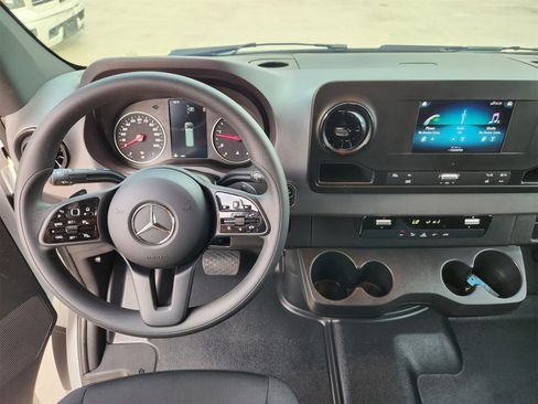 Used 2024 Mercedes-Benz Sprinter 144 Cargo image 27