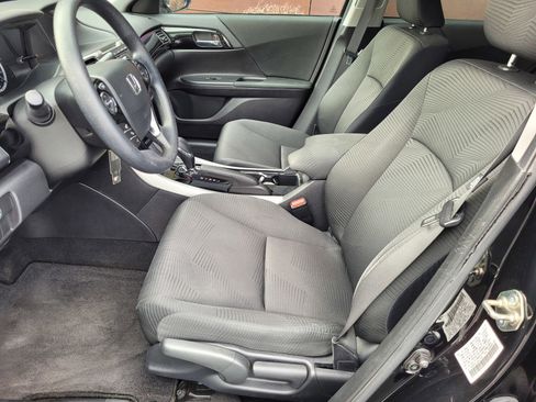 Used 2017 Honda Accord LX image 25