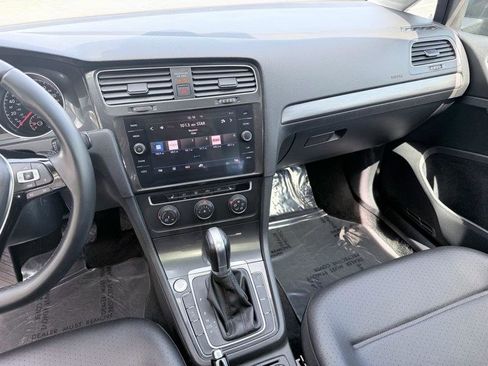 Used 2019 Volkswagen Golf SE w/ Driver Assistance Package image 11