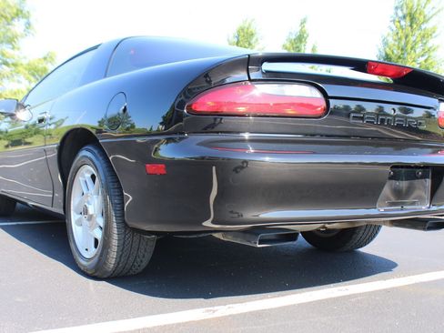 Used 1993 Chevrolet Camaro Z28 RWD image 31