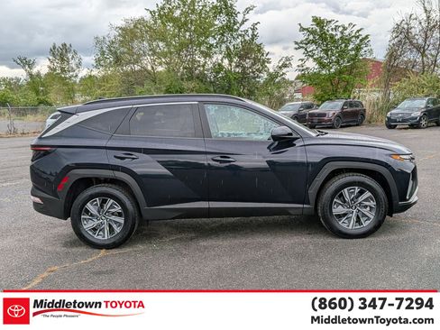 Used 2022 Hyundai Tucson Blue AWD/4WD image 2