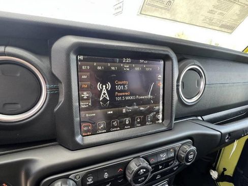 New 2023 Jeep Wrangler Unlimited Rubicon 4xe w/ Cold Weather Group AWD/4WD image 27