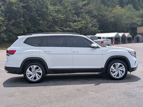Used 2021 Volkswagen Atlas SE w/ Panoramic Sunroof Package FWD image 10