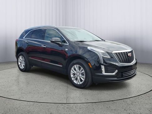 Certified 2025 Cadillac XT5 Luxury w/ LPO, Floor Liner Package AWD/4WD image 2