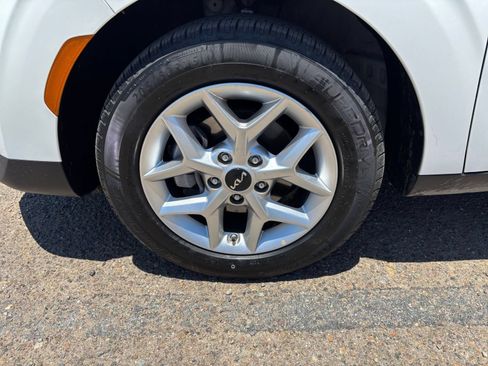 Used 2025 Kia Soul LX w/ LX Technology Package FWD image 28