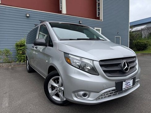 Used 2016 Mercedes-Benz Metris Passenger image 1