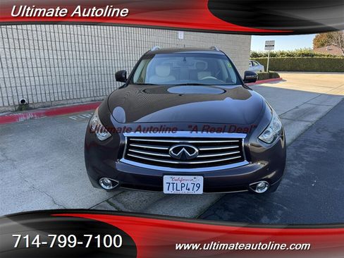 Used 2015 INFINITI QX70 2WD w/ Premium Package image 2