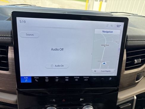 Used 2024 Ford Expedition Limited image 36