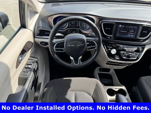 Used 2023 Chrysler Voyager LX FWD image 10
