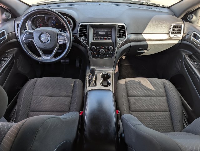 Used 2018 Jeep Grand Cherokee Laredo RWD image 10