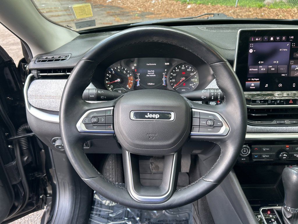 Used 2022 Jeep Compass Latitude w/ Sun and Sound Group AWD/4WD image 23