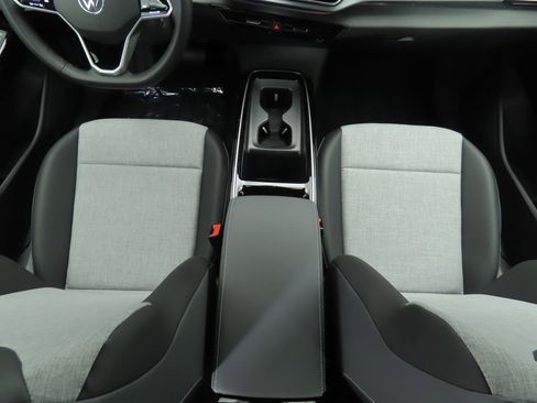 New 2026 Volkswagen ID.4 Pro image 17