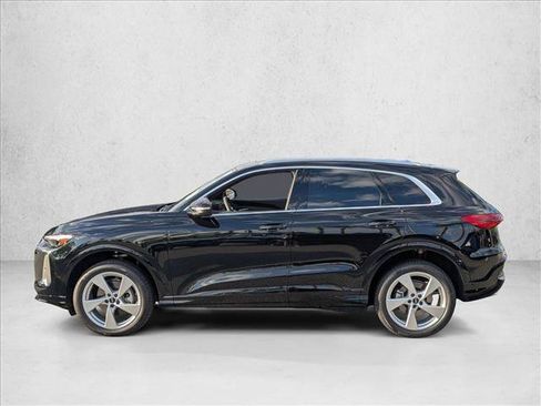 Certified 2025 Audi Q5 Premium w/ Premium Plus AWD/4WD image 8