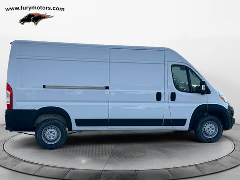 Used 2025 RAM ProMaster 2500 w/ Convenience Group image 2
