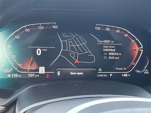 Used 2022 BMW X6 xDrive40i w/ Executive Package image 28