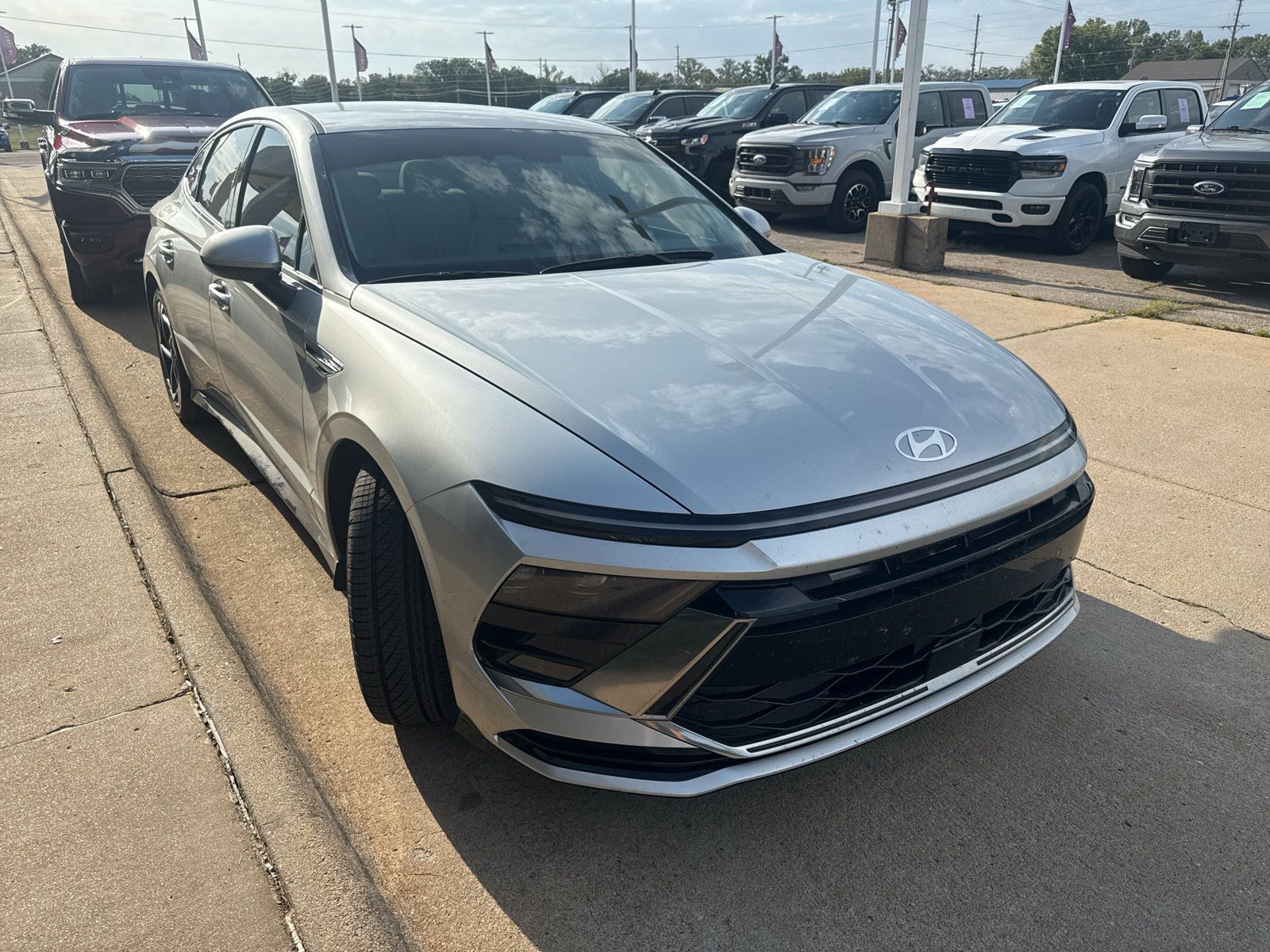 Used 2026 Hyundai Sonata SEL FWD image 9