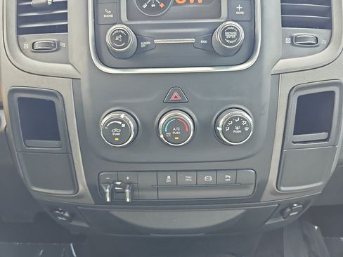 Used 2014 RAM 3500 Tradesman w/ Chrome Appearance Group RWD image 21