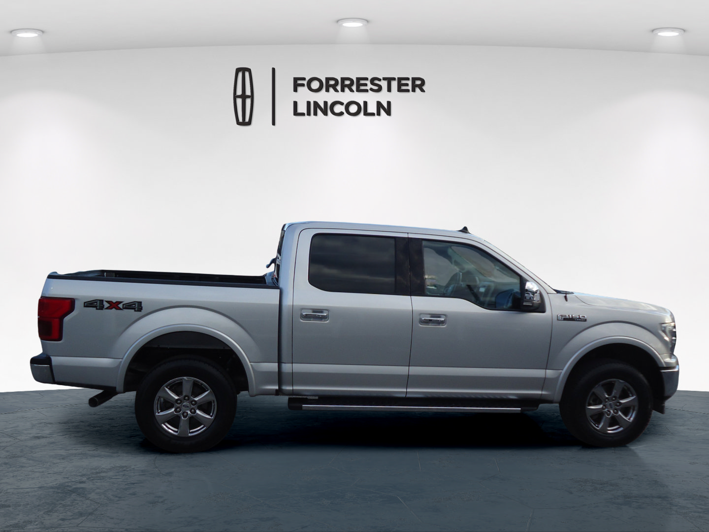 Used 2019 Ford F150 Lariat w/ Equipment Group 502A Luxury AWD/4WD image 2