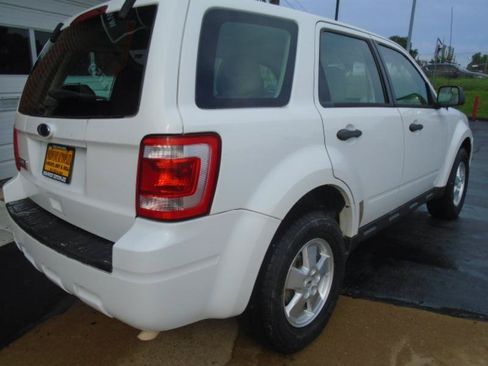 Used 2012 Ford Escape XLS AWD/4WD image 3