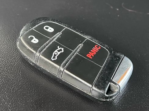 Used 2019 Dodge Challenger SXT image 36