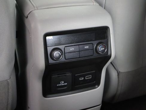 Used 2023 GMC Acadia SLE w/ Driver Convenience Package FWD image 49