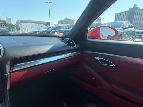 Used 2019 Porsche 718 Cayman RWD image 27