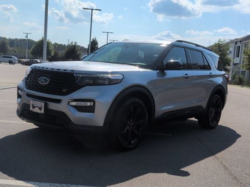 Used 2023 Ford Explorer ST w/ Equipment Group 401A AWD/4WD image 8