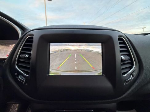 Used 2019 Jeep Compass Latitude w/ Cold Weather Group image 19