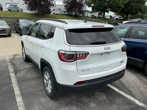 Used 2024 Jeep Compass Latitude AWD/4WD image 7