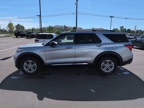 Certified 2023 Ford Explorer XLT w/ Equipment Group 202A AWD/4WD image 4