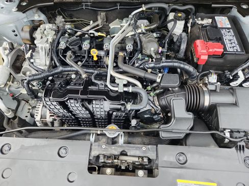 Used 2024 Nissan Altima 2.5 SV FWD image 29
