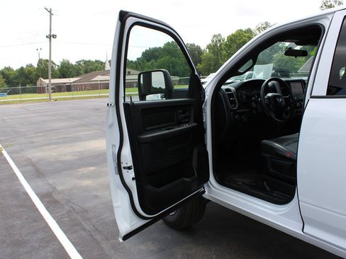 Used 2024 RAM 2500 Tradesman w/ Chrome Appearance Group AWD/4WD image 23