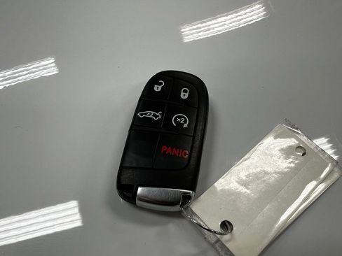 Used 2023 Chrysler 300 S image 30