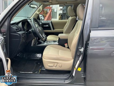 Used 2018 Toyota 4Runner SR5 Premium w/ Wilderness Package AWD/4WD image 13